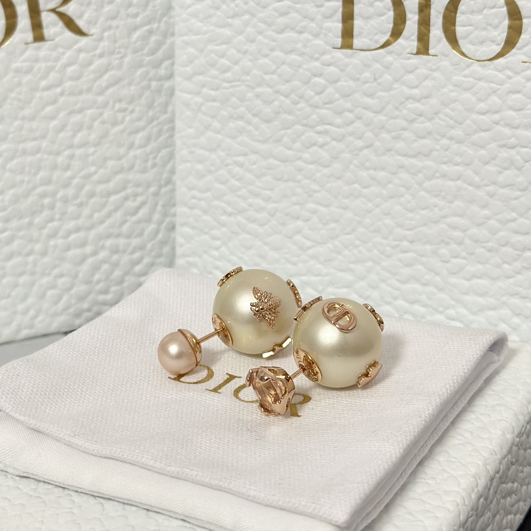 Buy replica Dior New Two Pearls Stud Earrings and replica jewelry from PICKS Jewelry