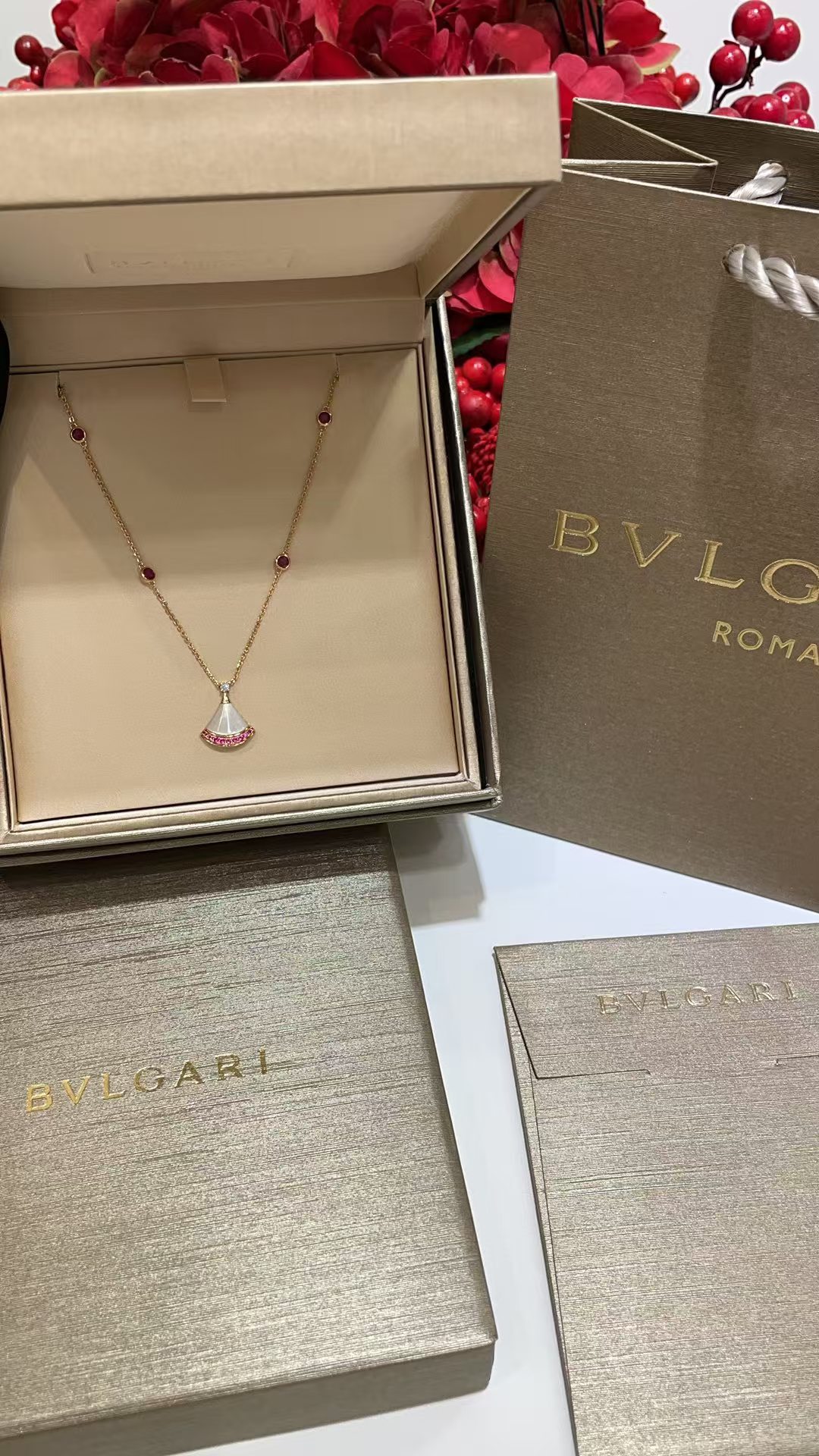 Buy replica Bvlgari Divas' Dream Necklace and replica jewelry from PICKS Jewelry
