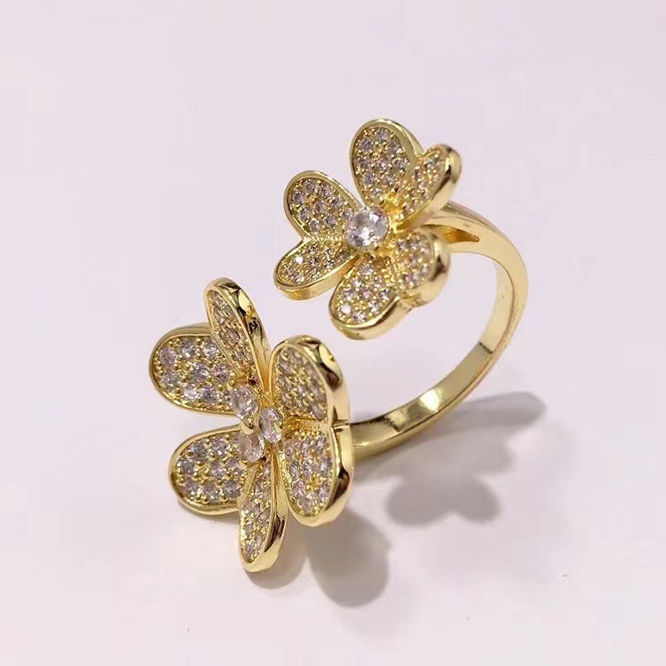 Buy replica Van Cleef & Arpels Four Leaf Clover Ring and replica jewelry from PICKS Jewelry