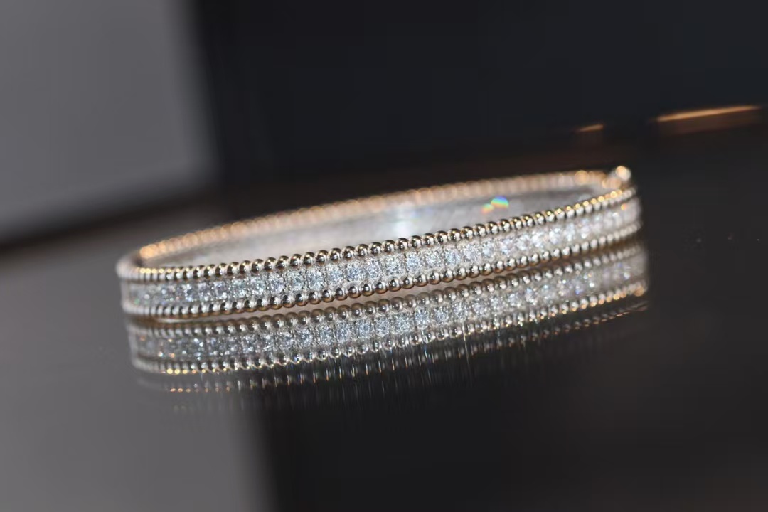 Buy replica Van Cleef & Arpels Perlée Perlée Diamonds Bracelet, 1 Row, Medium Model and replica jewelry from PICKS Jewelry