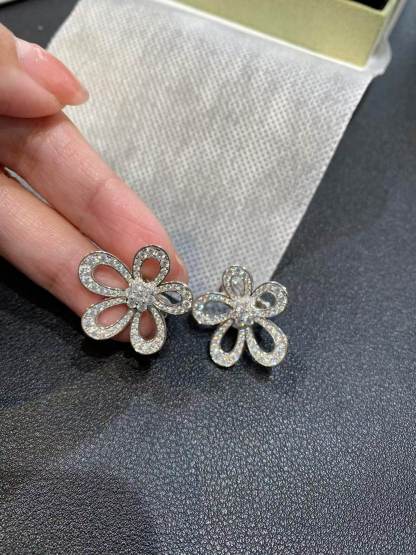 Buy replica Van Cleef & Arpels Flowerlace Earrings and replica jewelry from PICKS Jewelry