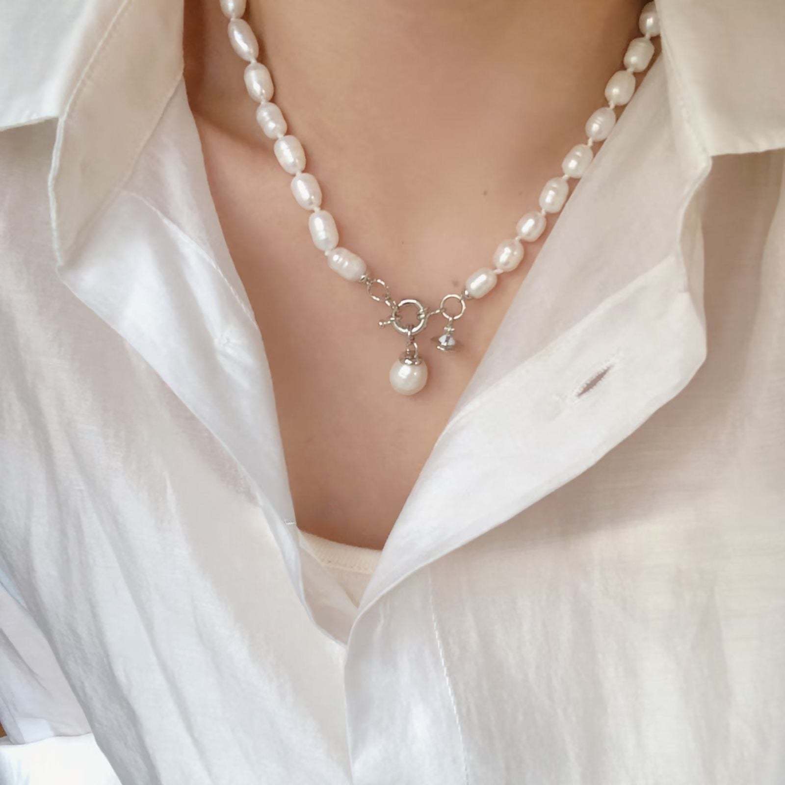 Buy replica Vivienne Westwood Teardrop Pearl Charm Pendant Necklace and replica jewelry from PICKS Jewelry