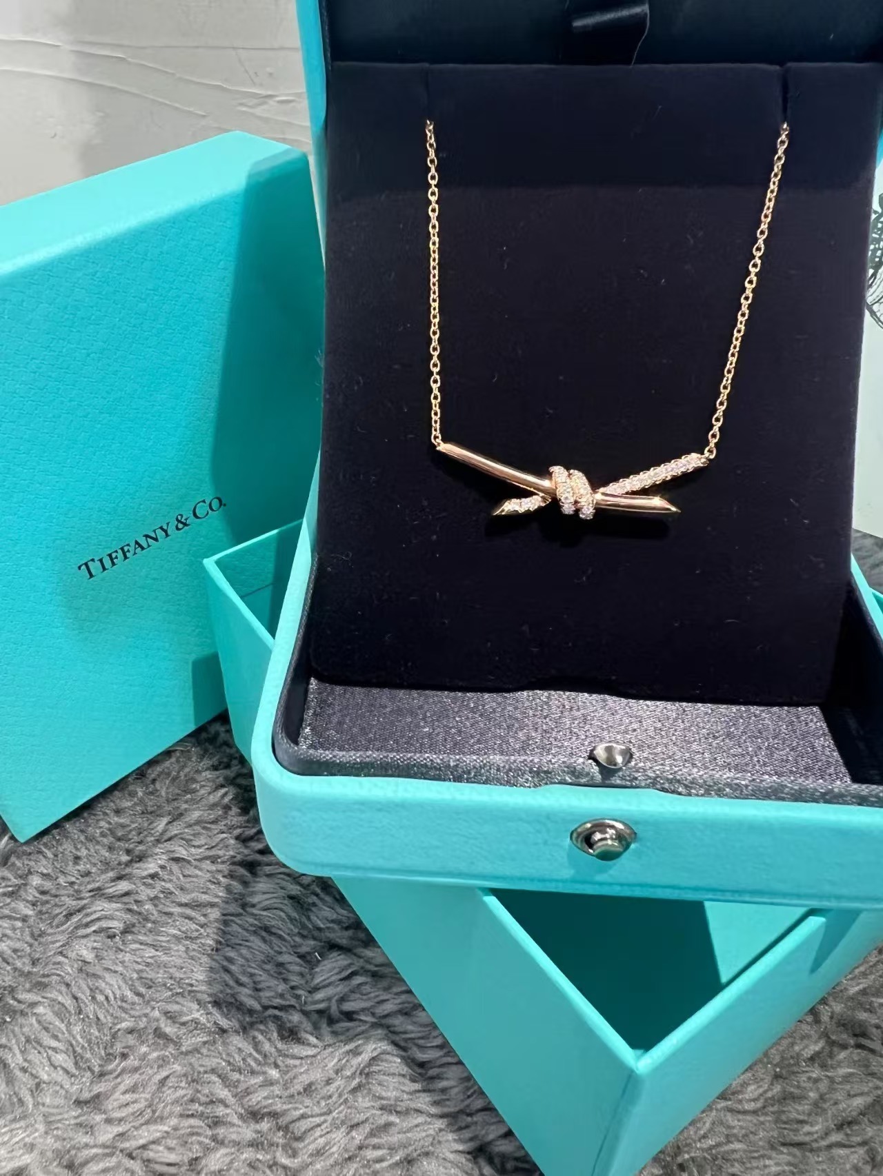Buy replica Tiffany Knot Pendant Necklace and replica jewelry from PICKS Jewelry