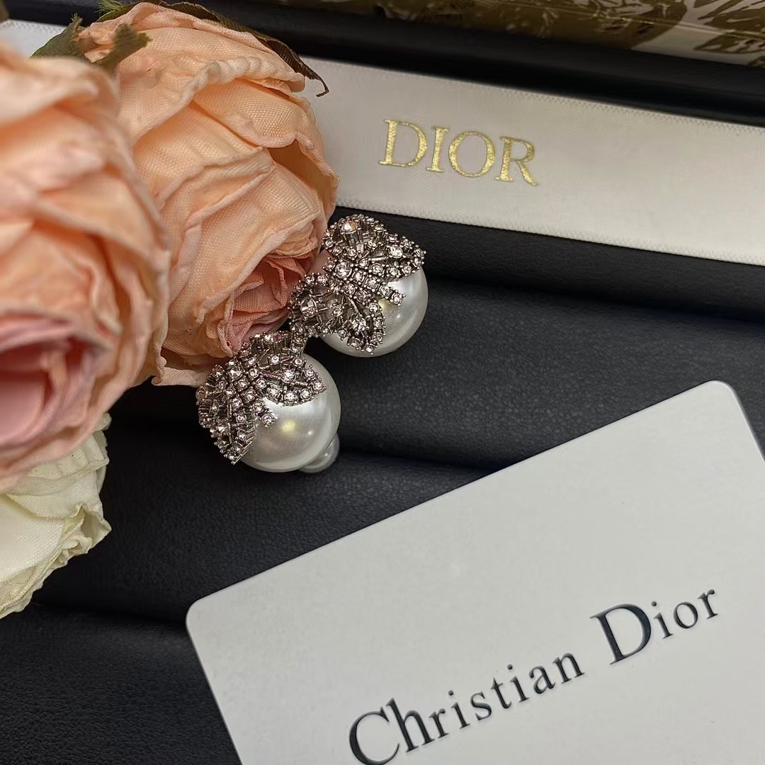 Buy replica Dior Butterfly Paved on Pearl Stud Earrings and replica jewelry from PICKS Jewelry