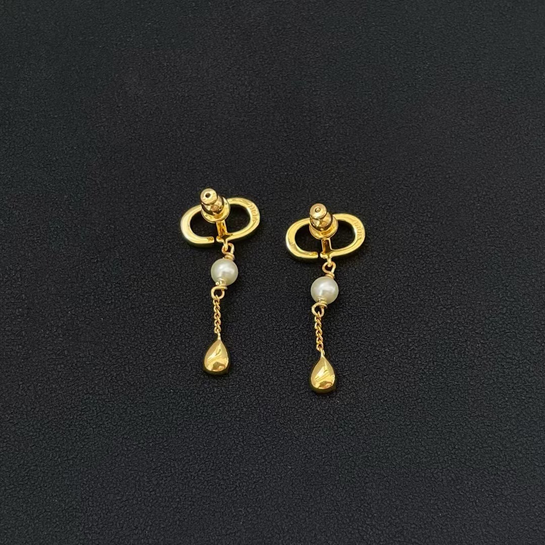 Buy replica Dior CD Teardrop Pearl Earrings and replica jewelry from PICKS Jewelry