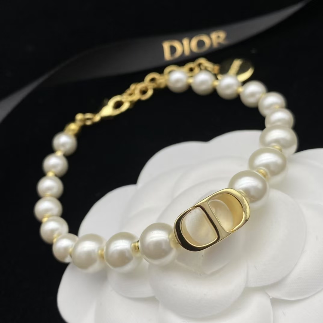 Buy replica Dior Classic Pearl Bracelet and replica jewelry from PICKS Jewelry
