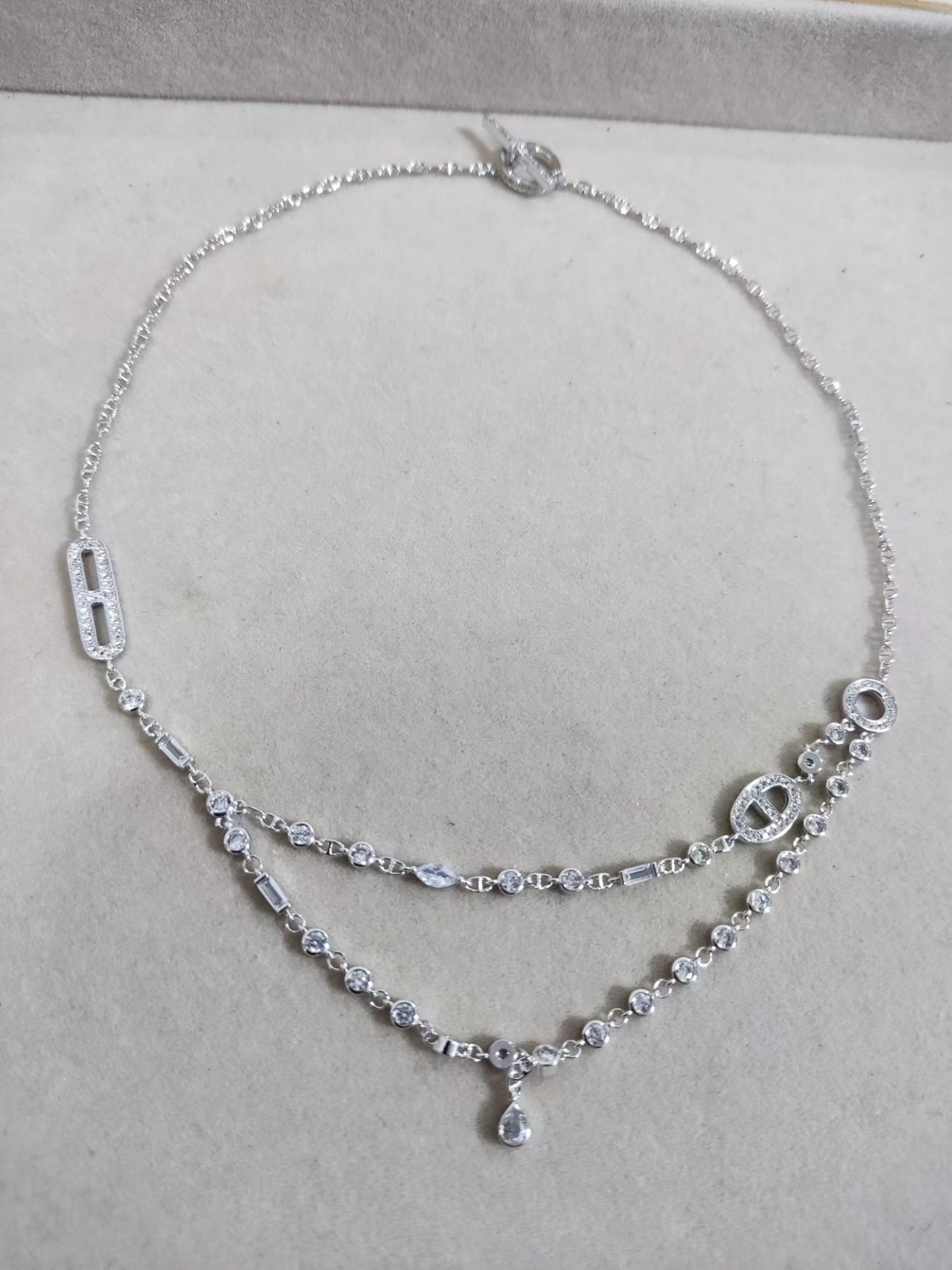 Buy replica Hermes Pig Nose Teardrop Diamond Pendant Necklace and replica jewelry from PICKS Jewelry