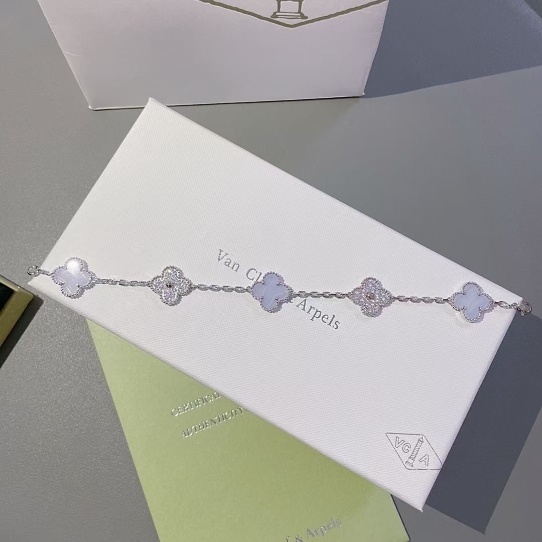 Buy replica Van Cleef & Arpels Vintage Alhambra Bracelet 5 Motifs and replica jewelry from PICKS Jewelry