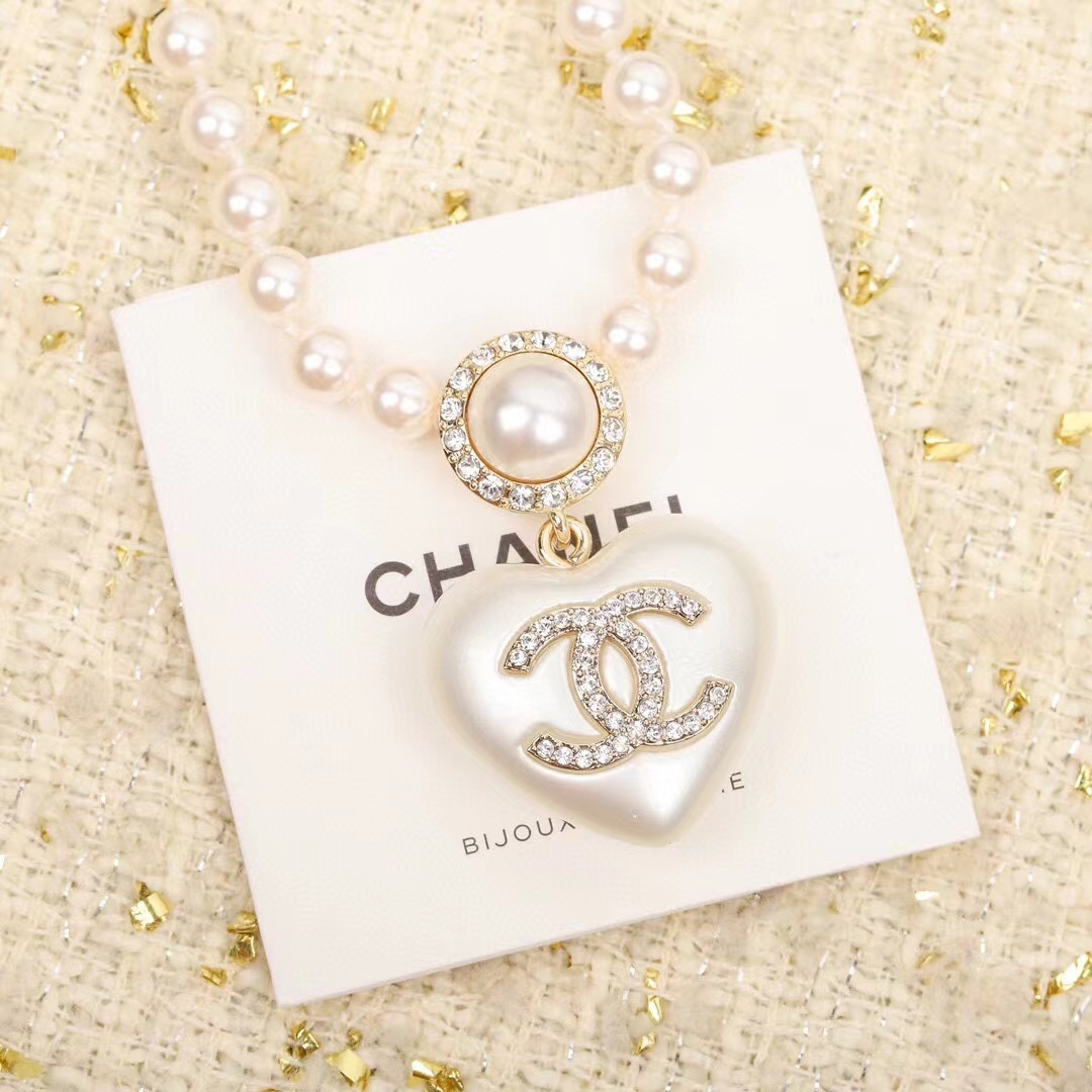 Buy replica Chanel Princess Style Heart Pendant Pearl Necklace and replica jewelry from PICKS Jewelry