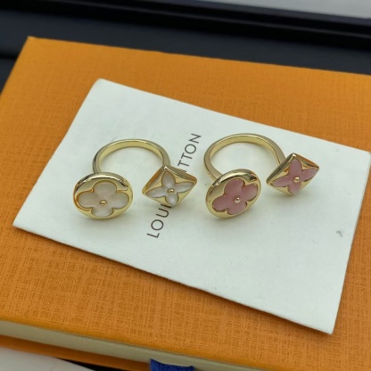 Buy replica Louis Vuitton Classic Ring and replica jewelry from PICKS Jewelry