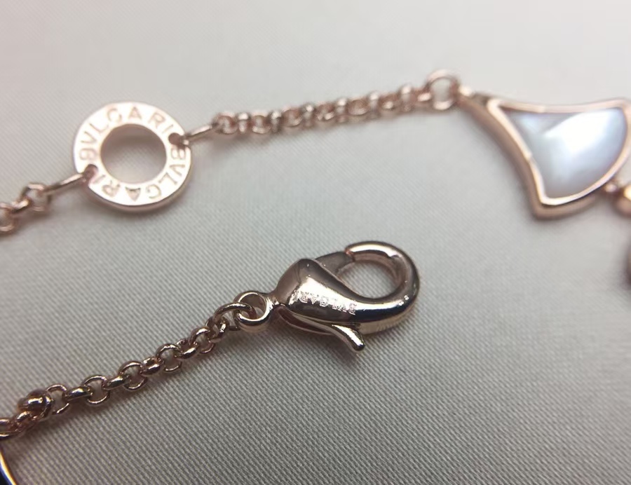 Buy replica Bvlgari Divas’ Dream Bracelet and replica jewelry from PICKS Jewelry