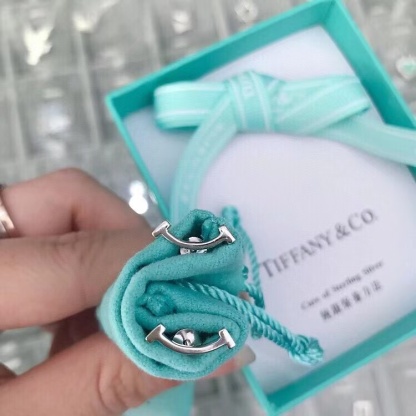 Buy replica Tiffany T Smile Earrings and replica jewelry from PICKS Jewelry