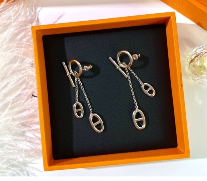 Buy replica Hermes Pig Nose Tassel Earrings and replica jewelry from PICKS Jewelry