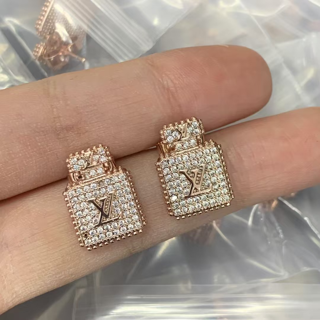 Buy replica Louis Vuitton Diamond Stud Earrings and replica jewelry from PICKS Jewelry