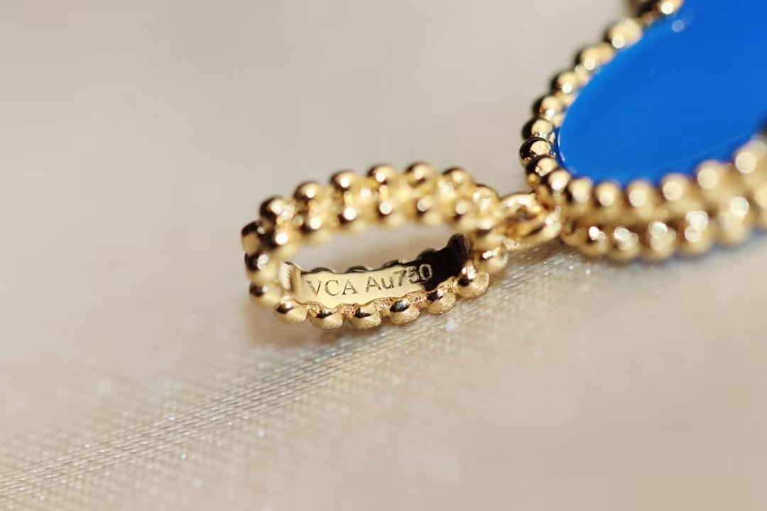 Buy replica Van Cleef & Arpels Vintage Alhambra Pendant Necklace - Large and replica jewelry from PICKS Jewelry