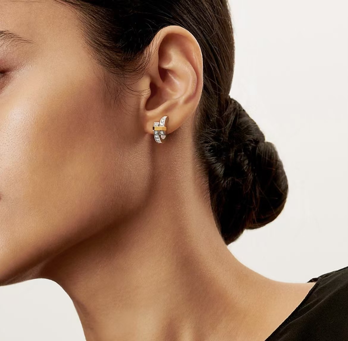Buy replica Tiffany Edge Hoop Earrings and replica jewelry from PICKS Jewelry