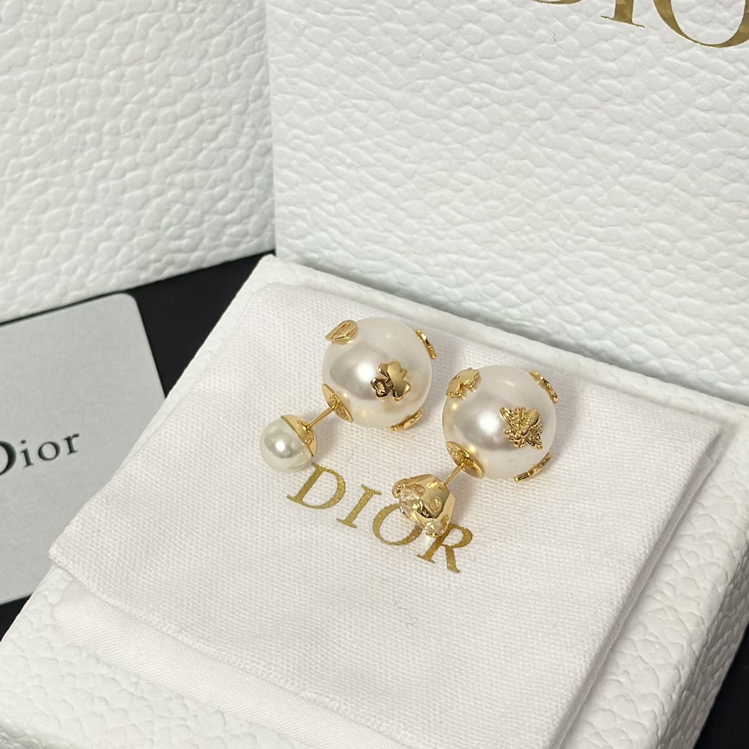 Buy replica Dior New Two Pearls Stud Earrings and replica jewelry from PICKS Jewelry