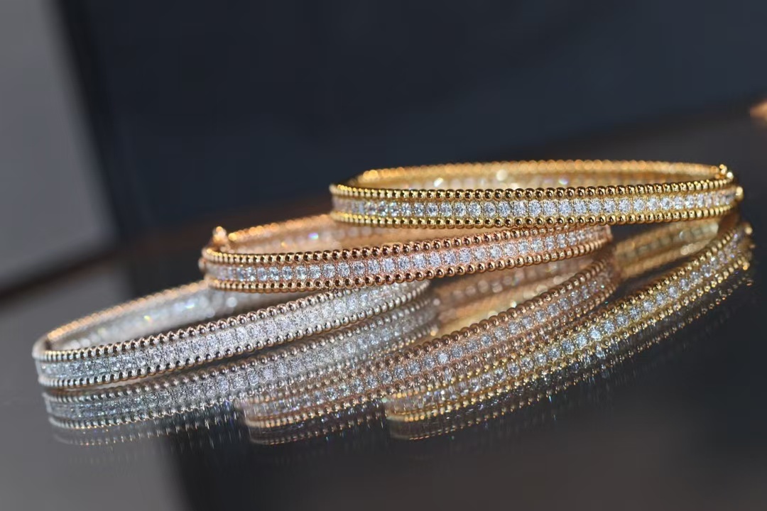 Buy replica Van Cleef & Arpels Perlée Perlée Diamonds Bracelet, 1 Row, Medium Model and replica jewelry from PICKS Jewelry