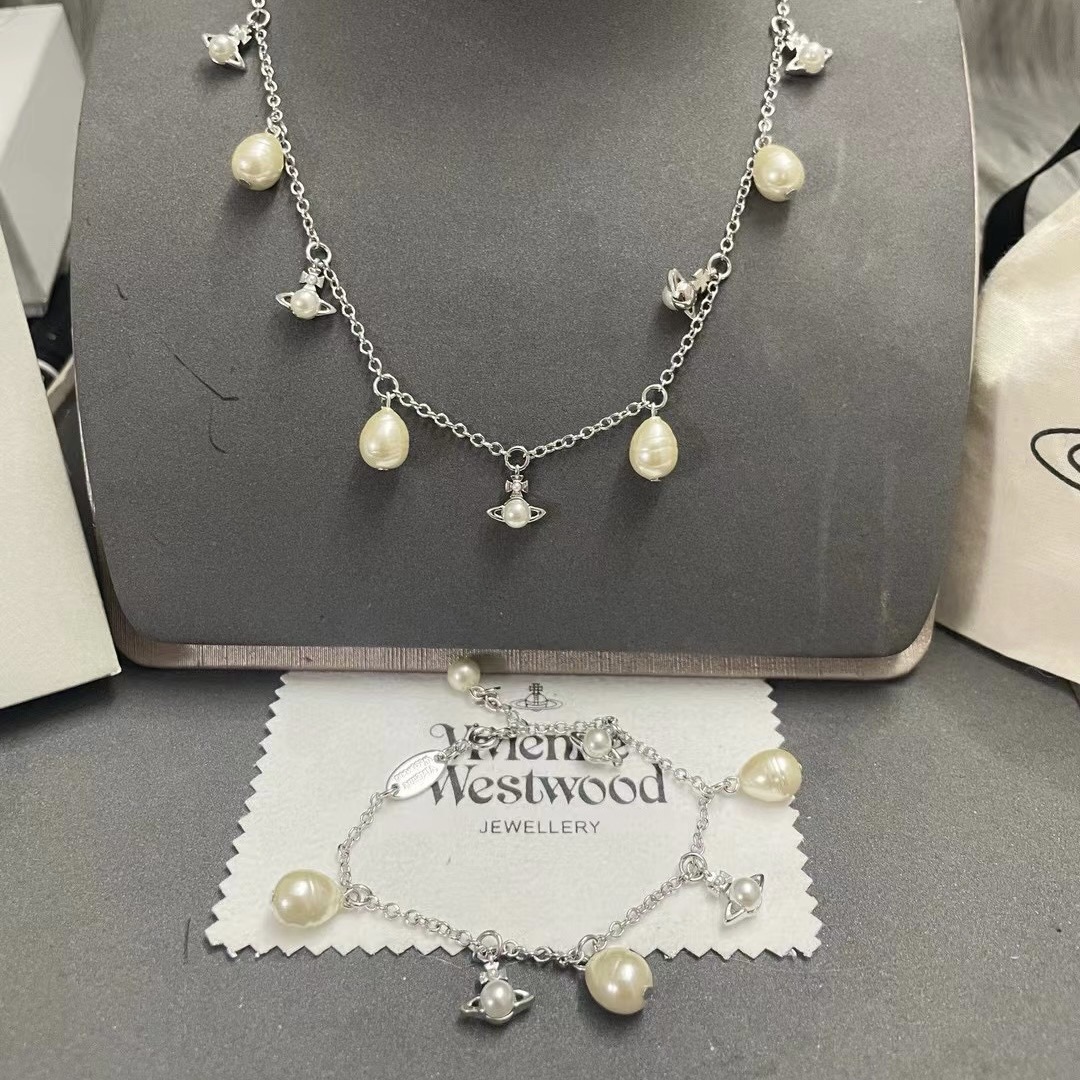 Buy replica Vivienne Westwood Baroque Pearl Saturn Charms Necklace and replica jewelry from PICKS Jewelry
