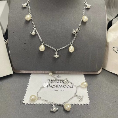 Buy replica Vivienne Westwood Baroque Pearl Saturn Charms Necklace and replica jewelry from PICKS Jewelry