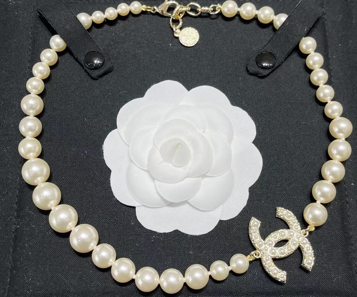 Buy replica Chanel Vibe Gradient Pearl Necklace and replica jewelry from PICKS Jewelry
