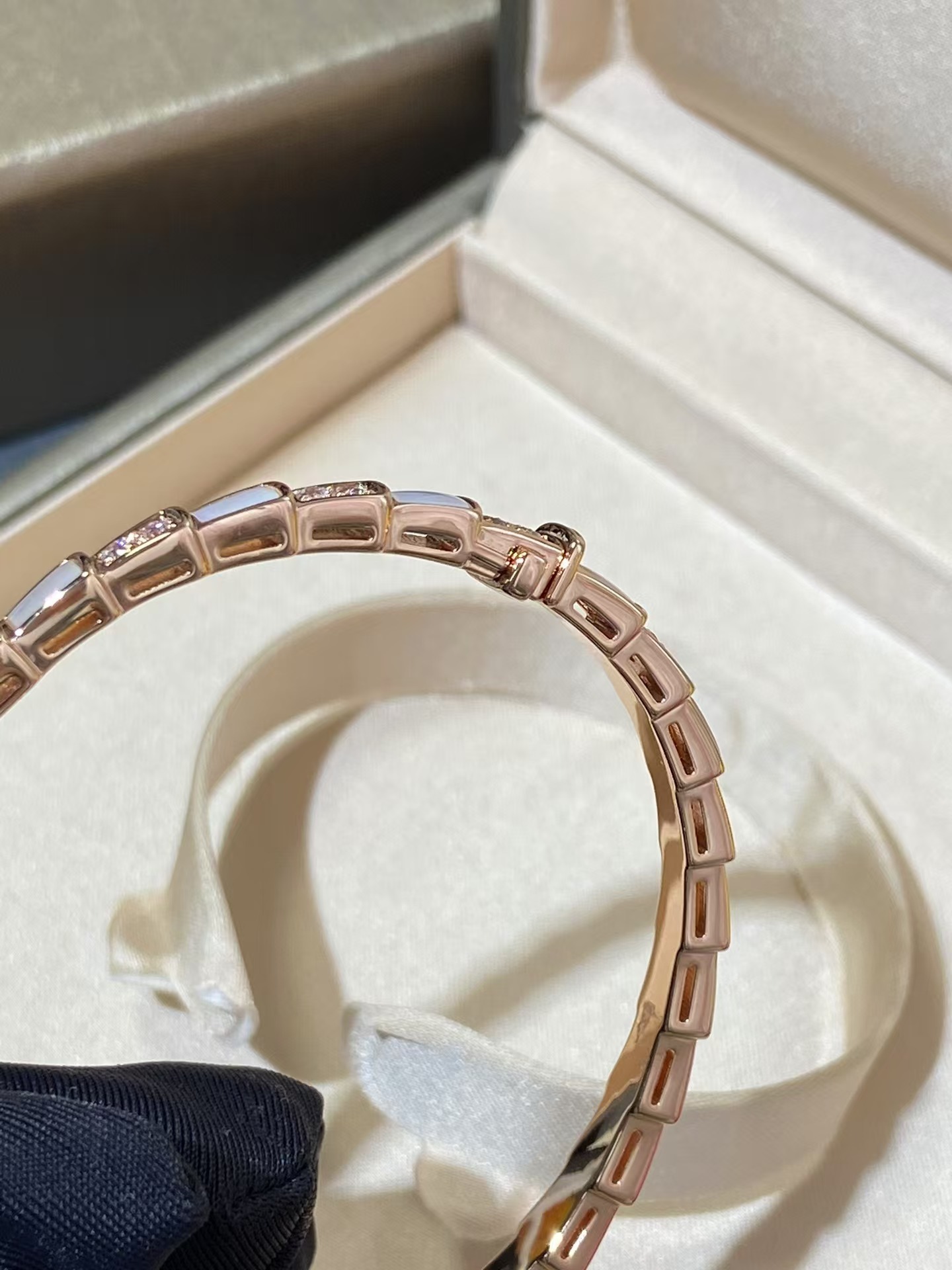 Buy replica Bvlgari Serpenti Viper Bracelet and replica jewelry from PICKS Jewelry