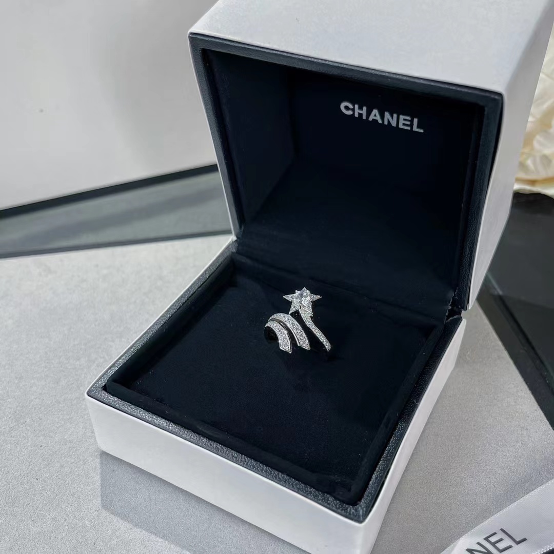 Buy replica Chanel Etoile Filante Comete Ring and replica jewelry from PICKS Jewelry