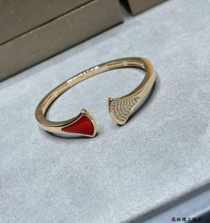 Buy replica Bvlgari Divas’ Dream Bracelet and replica jewelry from PICKS Jewelry