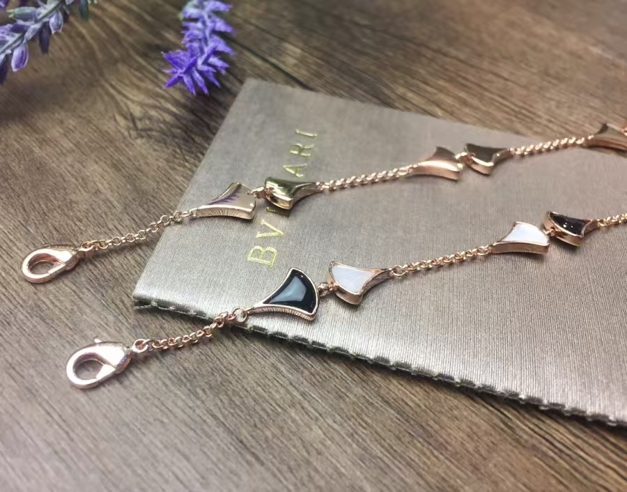 Buy replica Bvlgari Divas’ Dream Bracelet and replica jewelry from PICKS Jewelry