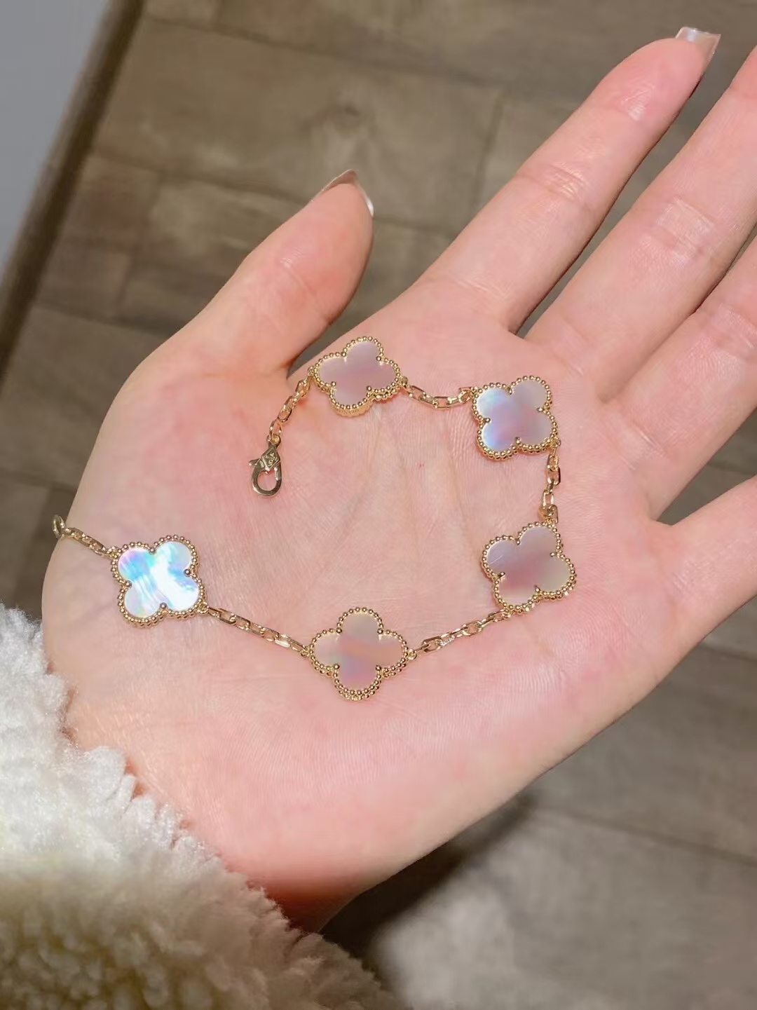Buy replica Van Cleef & Arpels Vintage Alhambra Bracelet 5 Motifs and replica jewelry from PICKS Jewelry