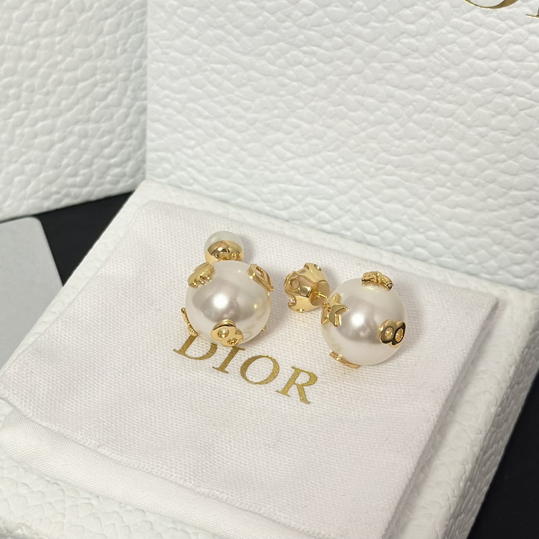 Buy replica Dior New Two Pearls Stud Earrings and replica jewelry from PICKS Jewelry