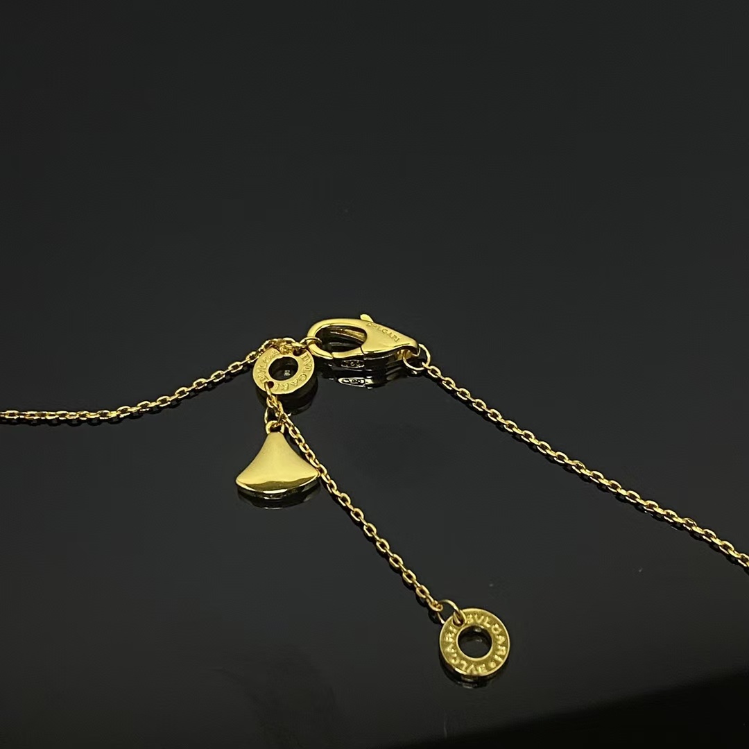Buy replica Bvlgari Divas' Dream Necklace and replica jewelry from PICKS Jewelry
