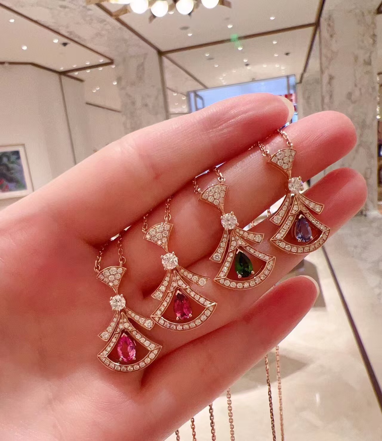 Buy replica Bvlgari Divas' Dream Necklace and replica jewelry from PICKS Jewelry