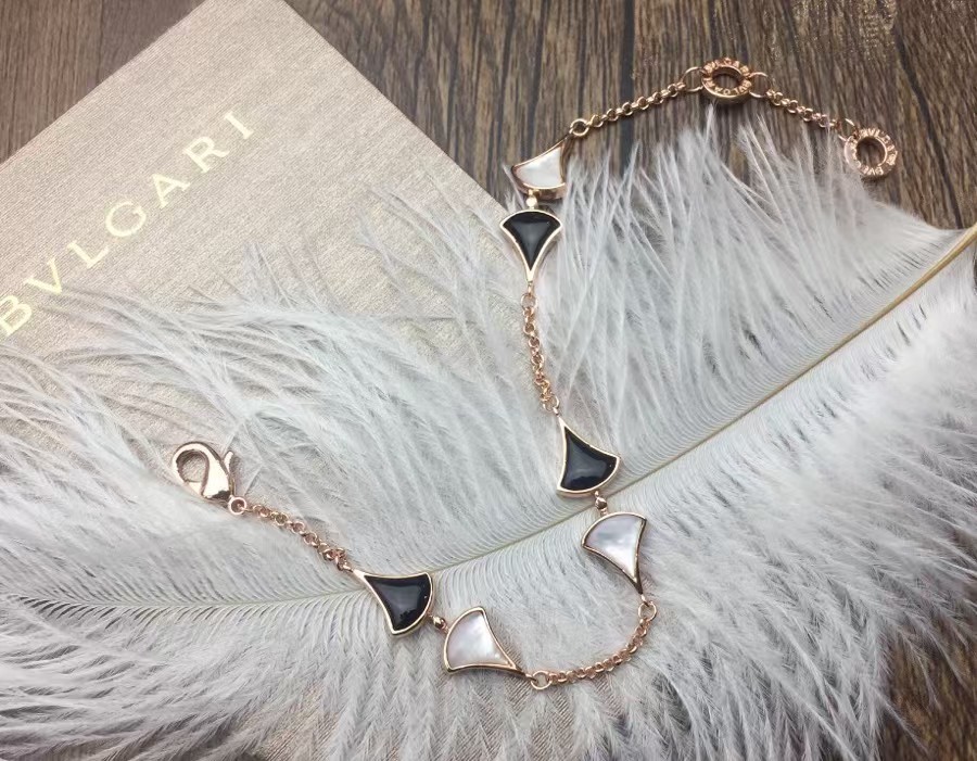 Buy replica Bvlgari Divas’ Dream Bracelet and replica jewelry from PICKS Jewelry