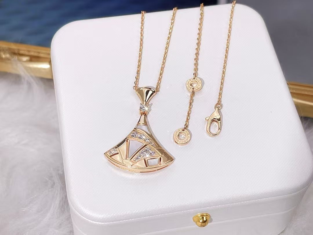 Buy replica Bvlgari Divas' Dream Necklace and replica jewelry from PICKS Jewelry