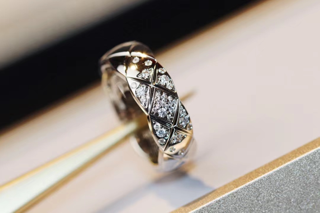 Buy replica Chanel Rose Silver Crush Ring and replica jewelry from PICKS Jewelry