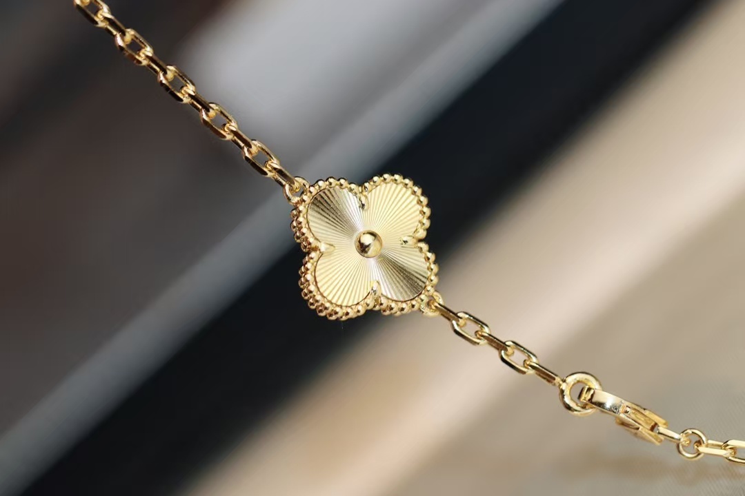 Buy replica Van Cleef & Arpels Vintage Alhambra Necklace, 10 Motifs and replica jewelry from PICKS Jewelry