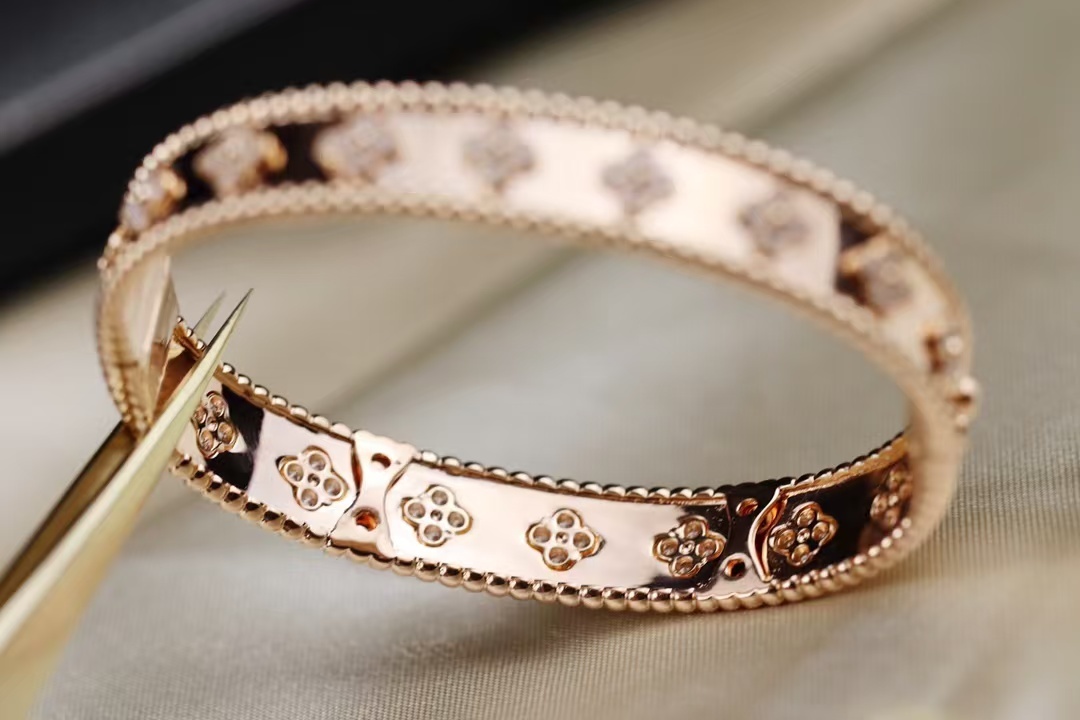 Buy replica Van Cleef & Arpels Perlée Clovers Bracelet, Medium Bangle and replica jewelry from PICKS Jewelry