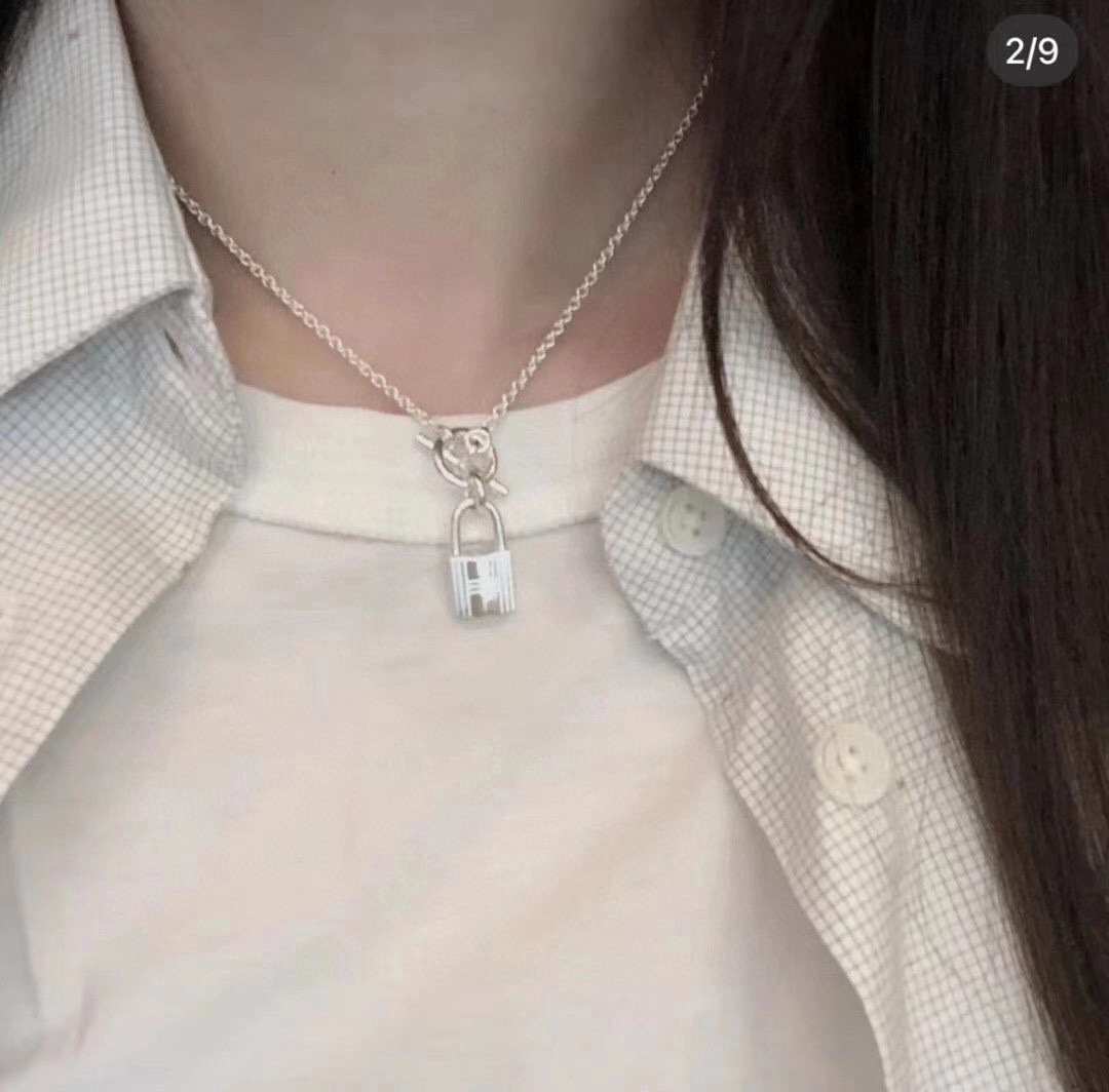 Buy replica Hermes OT Clasp Lock Pendant Necklace and replica jewelry from PICKS Jewelry