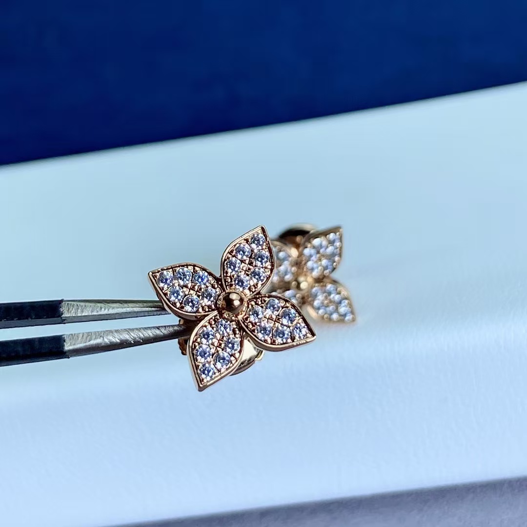 Buy replica Louis Vuitton Diamond Flower Stud Earrings and replica jewelry from PICKS Jewelry