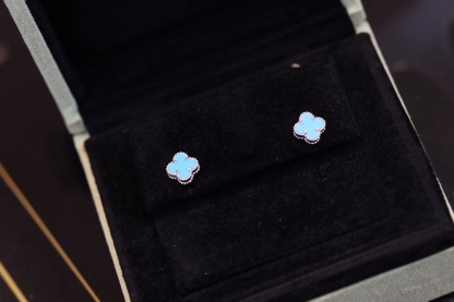 Buy replica Van Cleef & Arpels Sweet Alhambra Earstuds Earring - Mini and replica jewelry from PICKS Jewelry