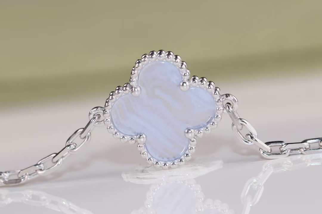 Buy replica Van Cleef & Arpels Vintage Alhambra Bracelet 5 Motifs and replica jewelry from PICKS Jewelry