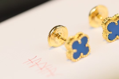 Buy replica Van Cleef & Arpels Earstuds Earring - Mini and replica jewelry from PICKS Jewelry
