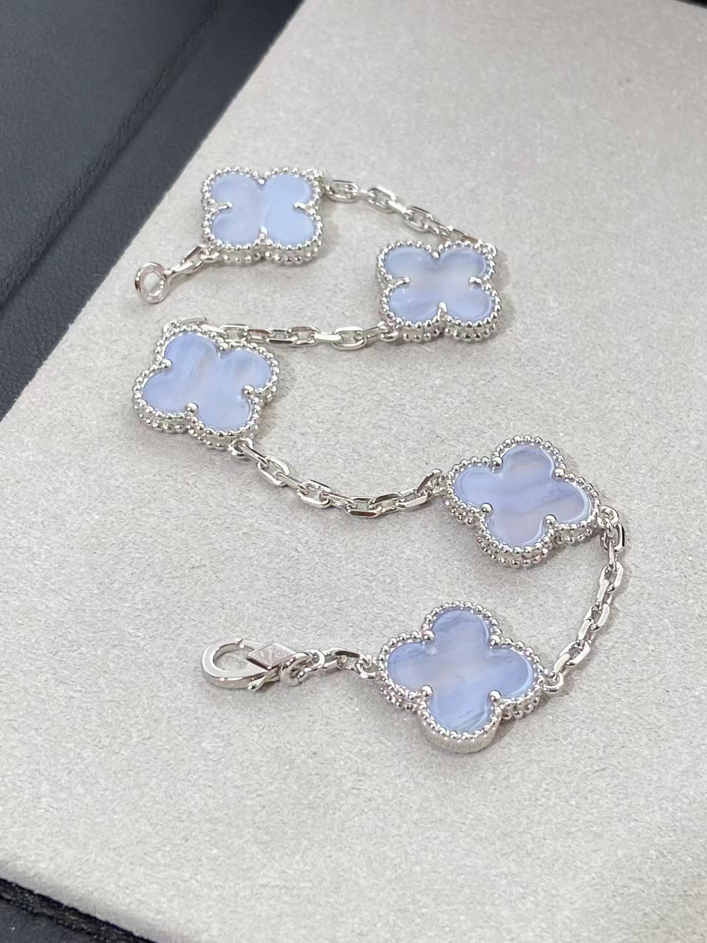 Buy replica Van Cleef & Arpels Vintage Alhambra Bracelet 5 Motifs and replica jewelry from PICKS Jewelry