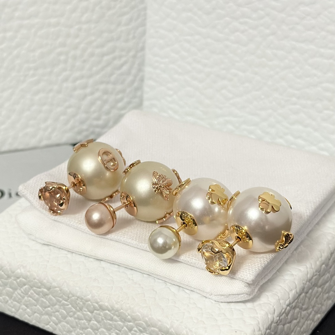 Buy replica Dior New Two Pearls Stud Earrings and replica jewelry from PICKS Jewelry