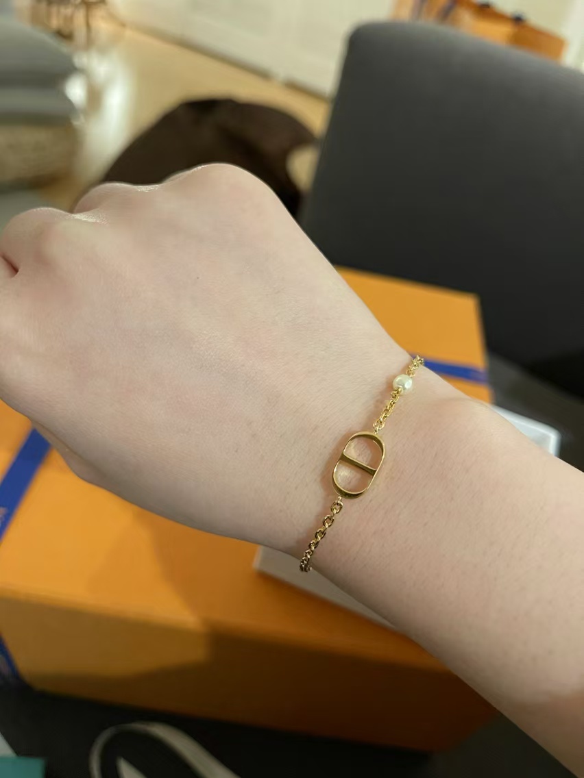 Buy replica Dior Minimalistic CD Bracelet and replica jewelry from PICKS Jewelry