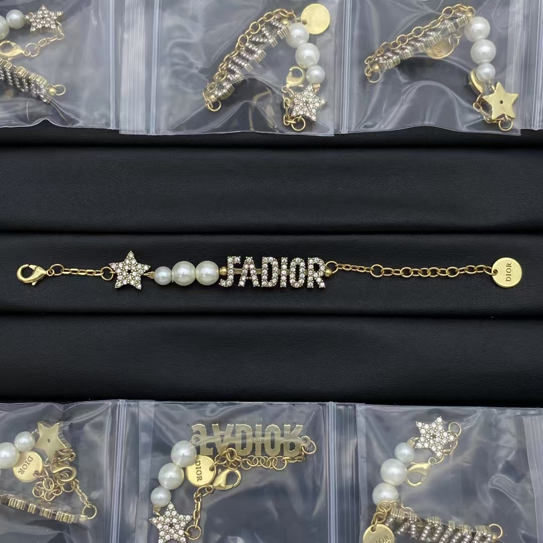Buy replica Dior JADIOR Pearls Star Bracelet and replica jewelry from PICKS Jewelry