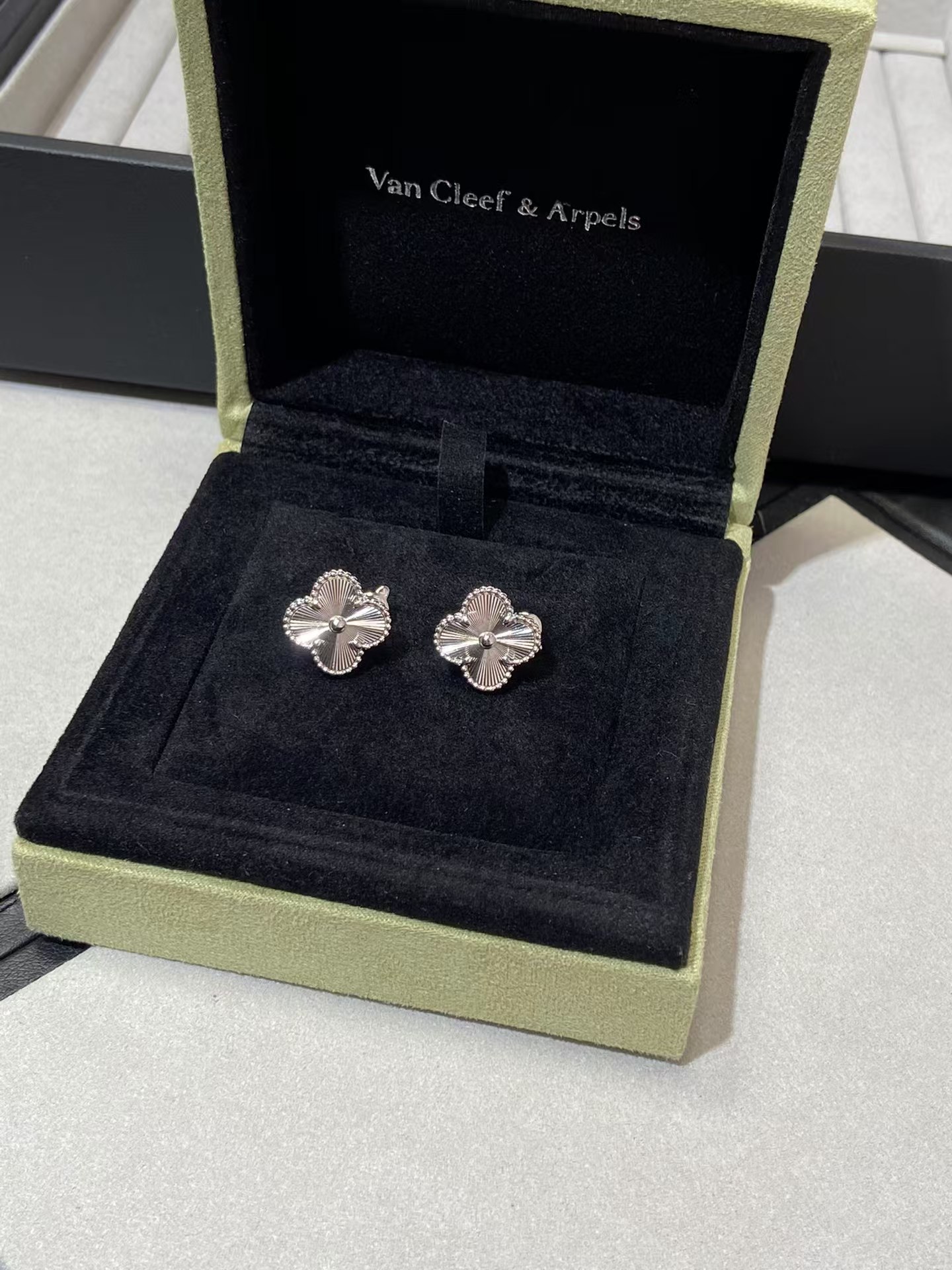 Buy replica Van Cleef & Arpels Vintage Alhambra Earrings and replica jewelry from PICKS Jewelry