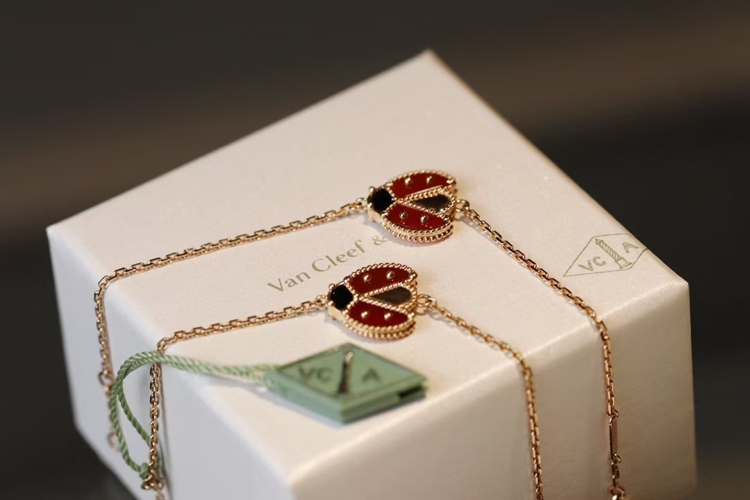 Buy replica Van Cleef & Arpels Lucky Spring Bracelet, Open Wings Ladybug and replica jewelry from PICKS Jewelry