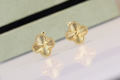 Buy replica Van Cleef & Arpels Vintage Alhambra Earrings and replica jewelry from PICKS Jewelry